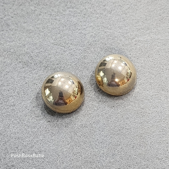 Vintage signed Bergère gold tone round button clip earrings - Picture 1 of 7